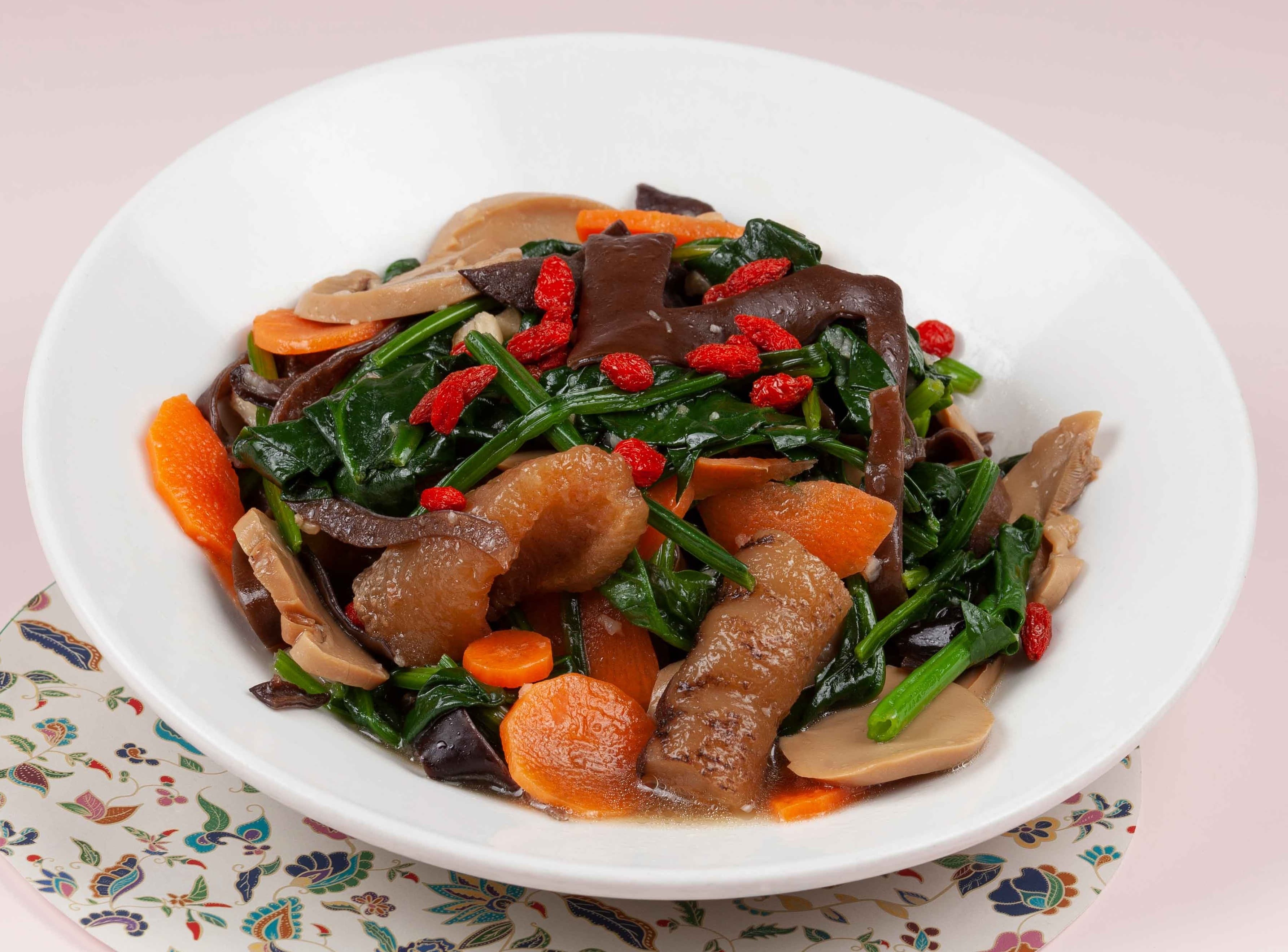 Stir Fried Spinach with Black Fungus and Wolfberry